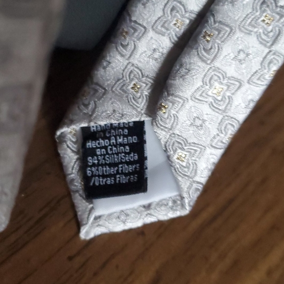 RELISTED Stafford signature silver silk blend tie - Picture 4 of 4
